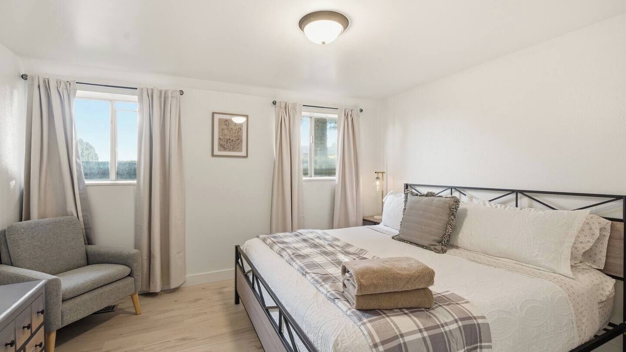 Photo of Bedroom in Pleasant Grove