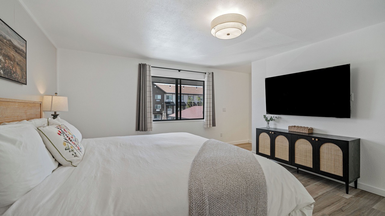 Photo of Bedroom in West Yellowstone