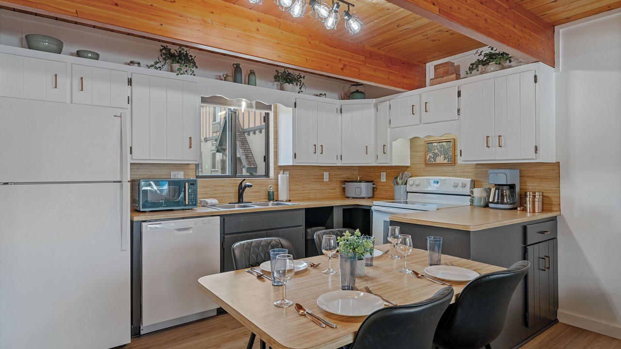 Photo of Kitchen in West Yellowstone