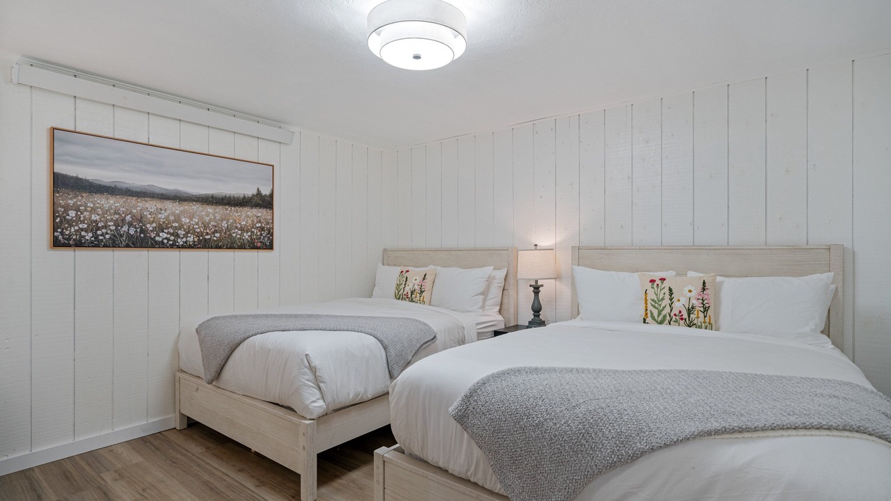 Photo of Bedroom in West Yellowstone