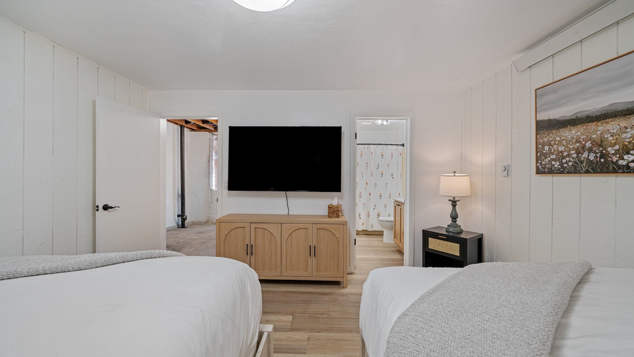 Photo of Bedroom in West Yellowstone