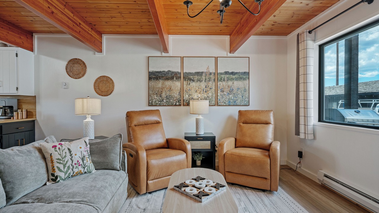 Photo of Livingroom in West Yellowstone