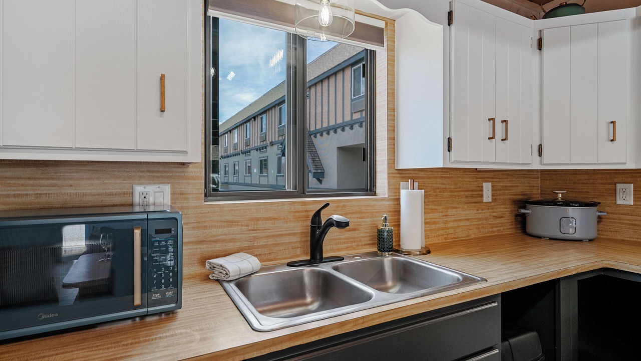 Photo of Kitchen in West Yellowstone