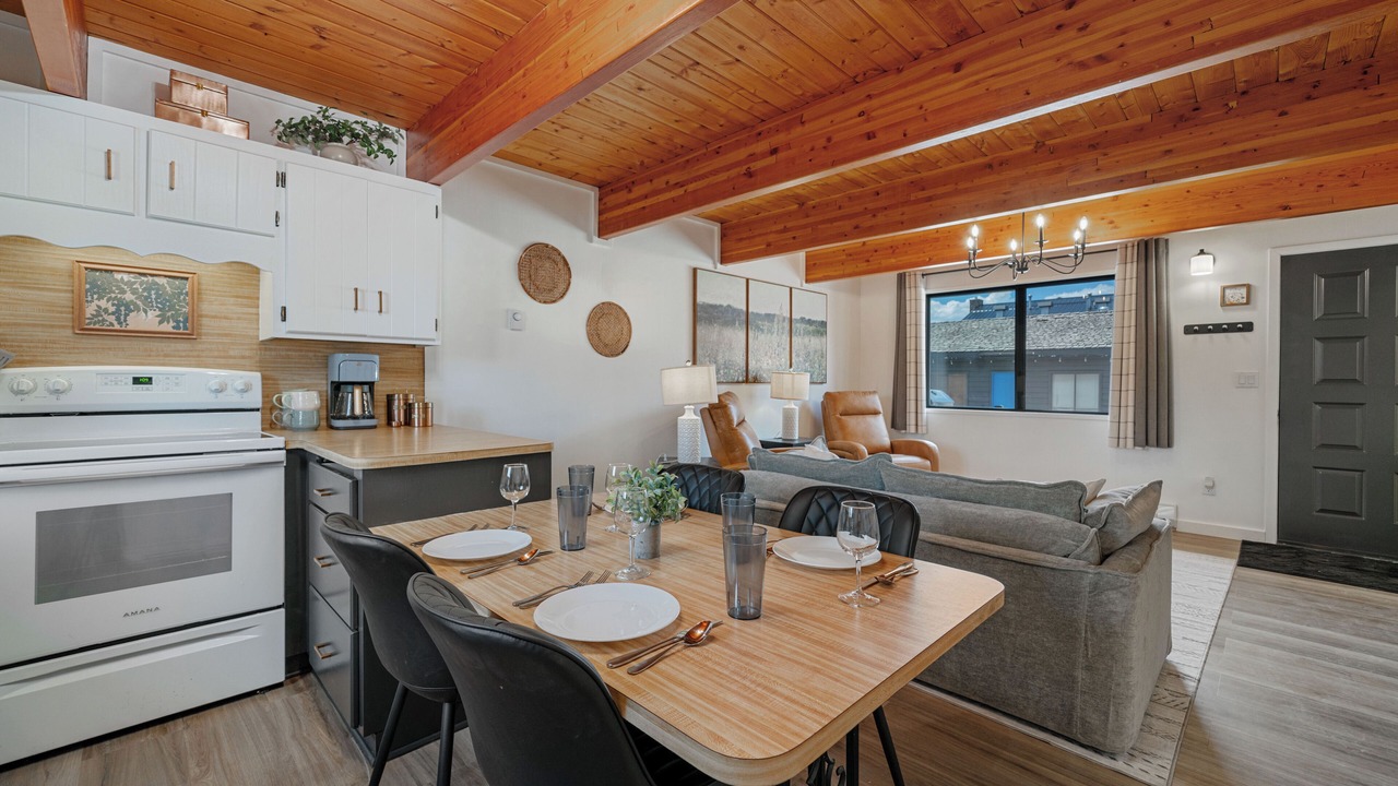 Photo of Kitchen in West Yellowstone