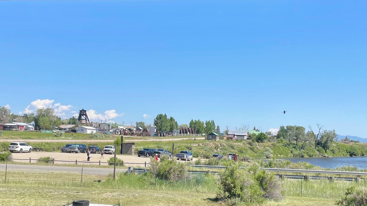 Photo of Others in Silver Star