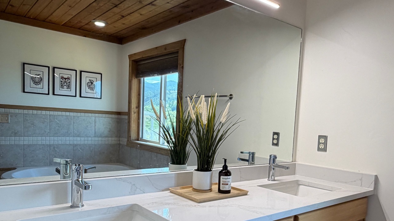 Photo of Bathroom in Garden City