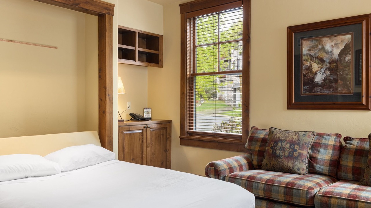 Photo of Bedroom in Jackson