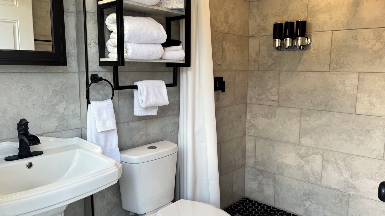 Photo of Bathroom in Laketown