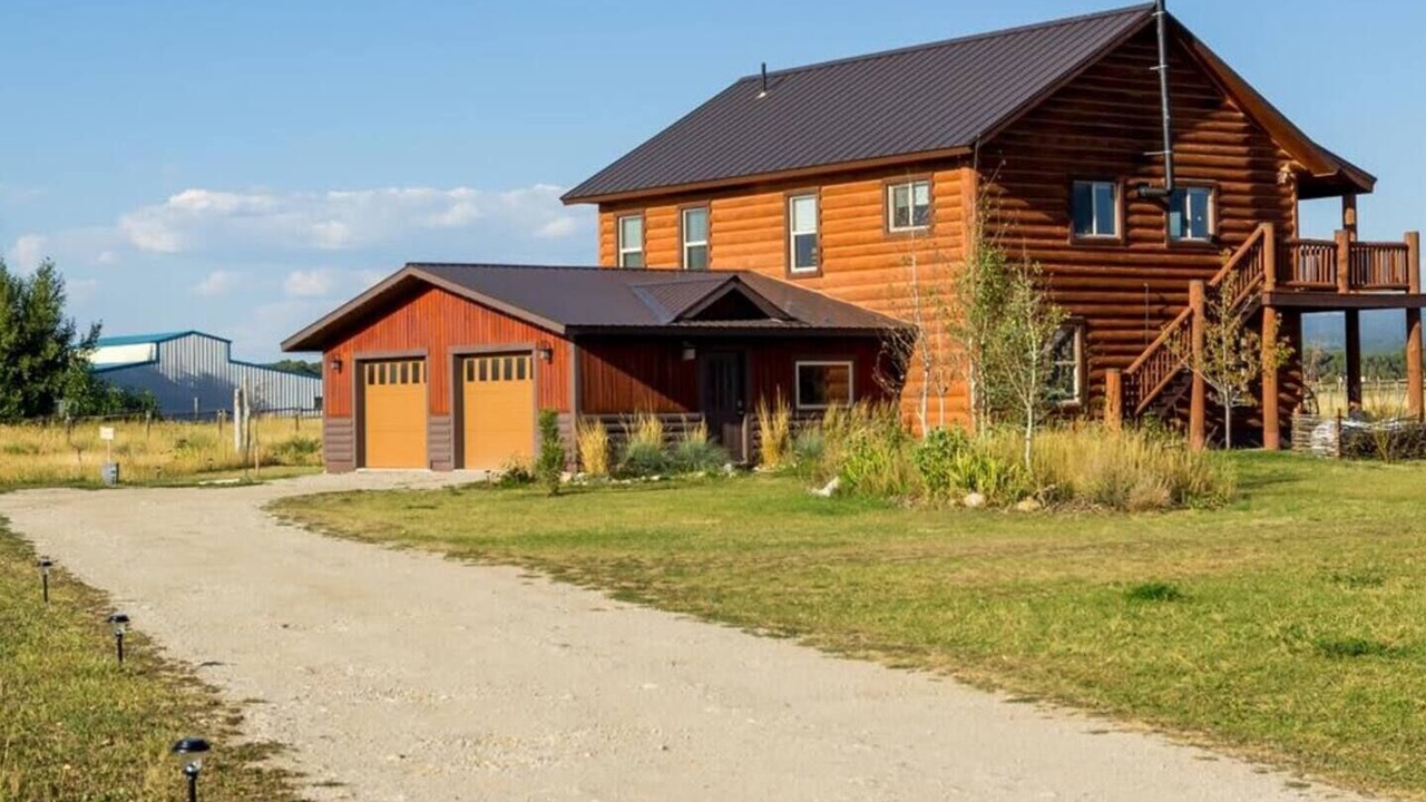 Photo of Outdoor in Leigh Creek Estates