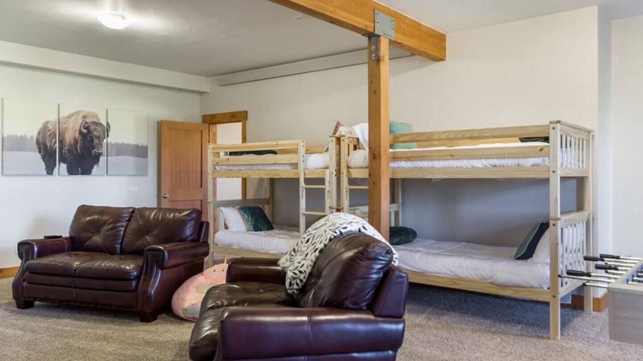 Photo of Bedroom in Leigh Creek Estates