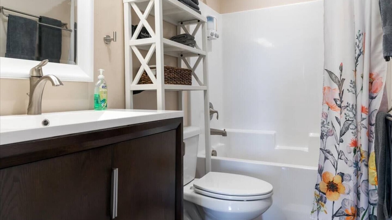Photo of Bathroom in Leigh Creek Estates