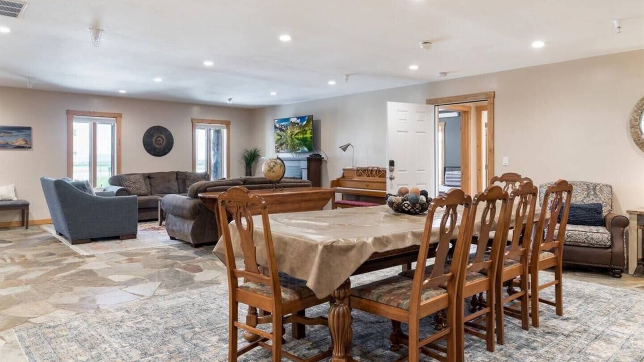 Photo of Others in Leigh Creek Estates