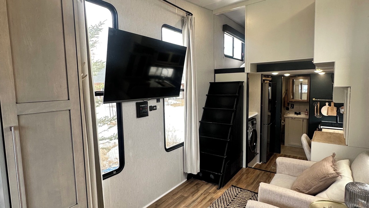 Photo of Livingroom in Last Chance