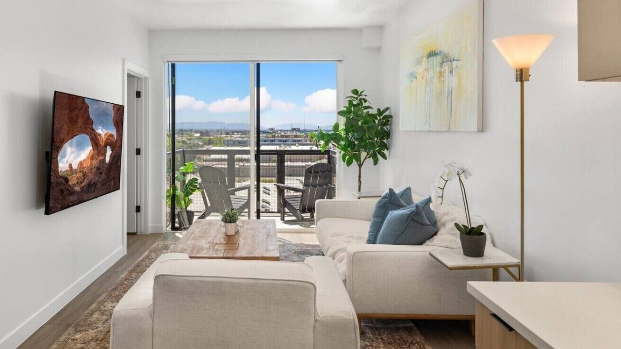 Photo of Bedroom in People's Freeway
