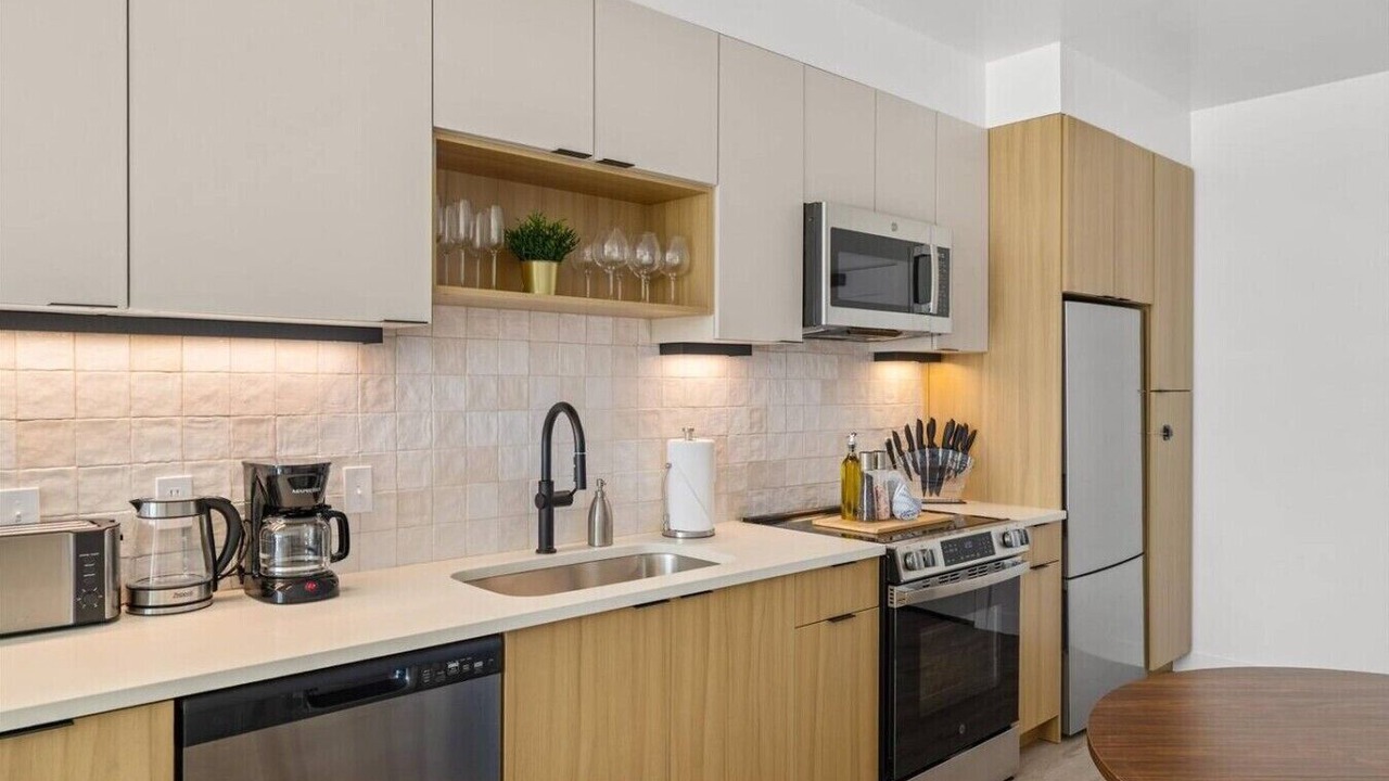 Photo of Kitchen in People's Freeway
