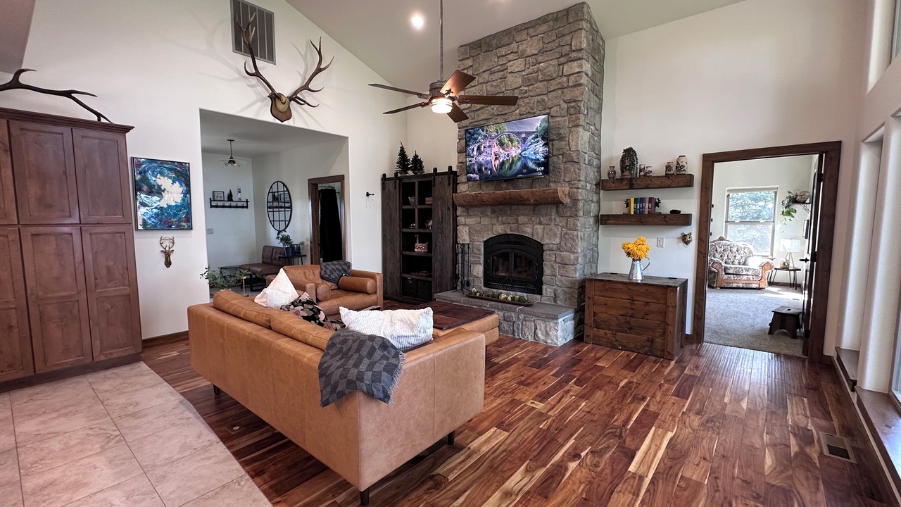 Photo of Livingroom in Ahsahka
