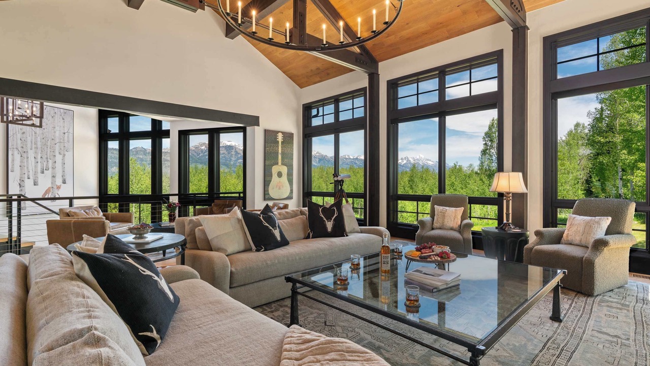 Photo of Livingroom in Indian Springs