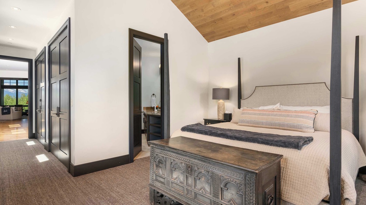Photo of Bedroom in Indian Springs