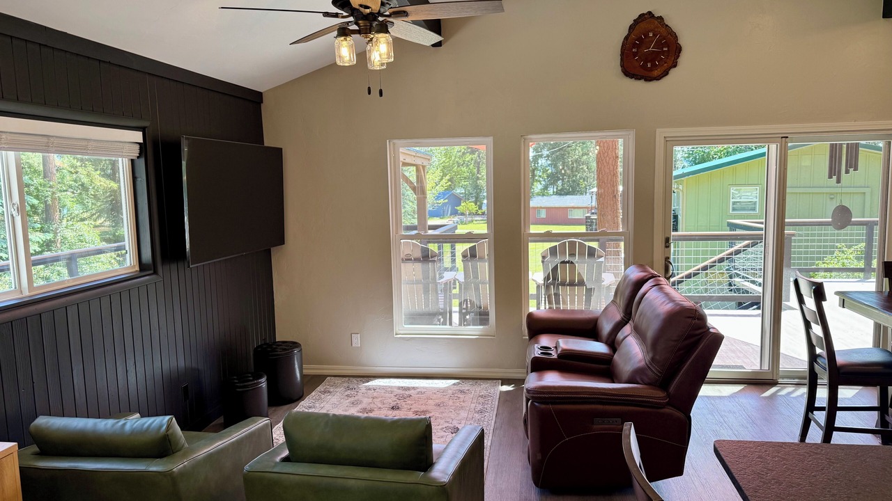 Photo of Livingroom in Finley Point