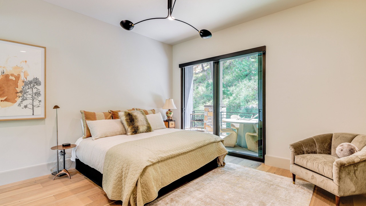 Photo of Bedroom in Warm Springs