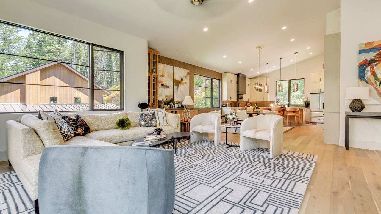 Photo of Livingroom in Warm Springs