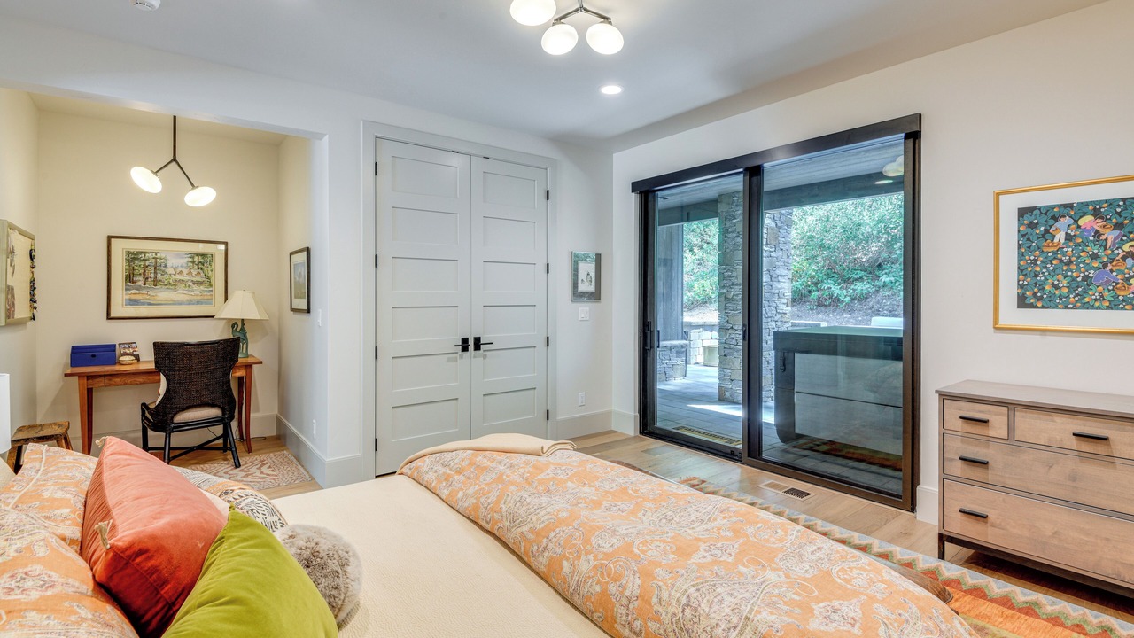 Photo of Bedroom in Warm Springs