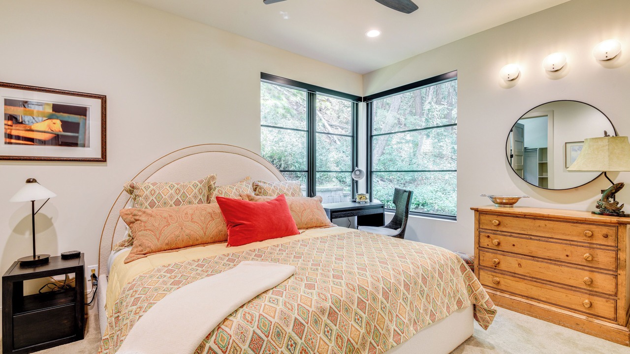 Photo of Bedroom in Warm Springs