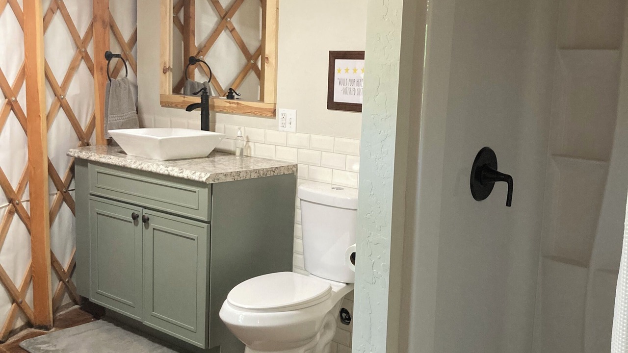 Photo of Bathroom in Buhl