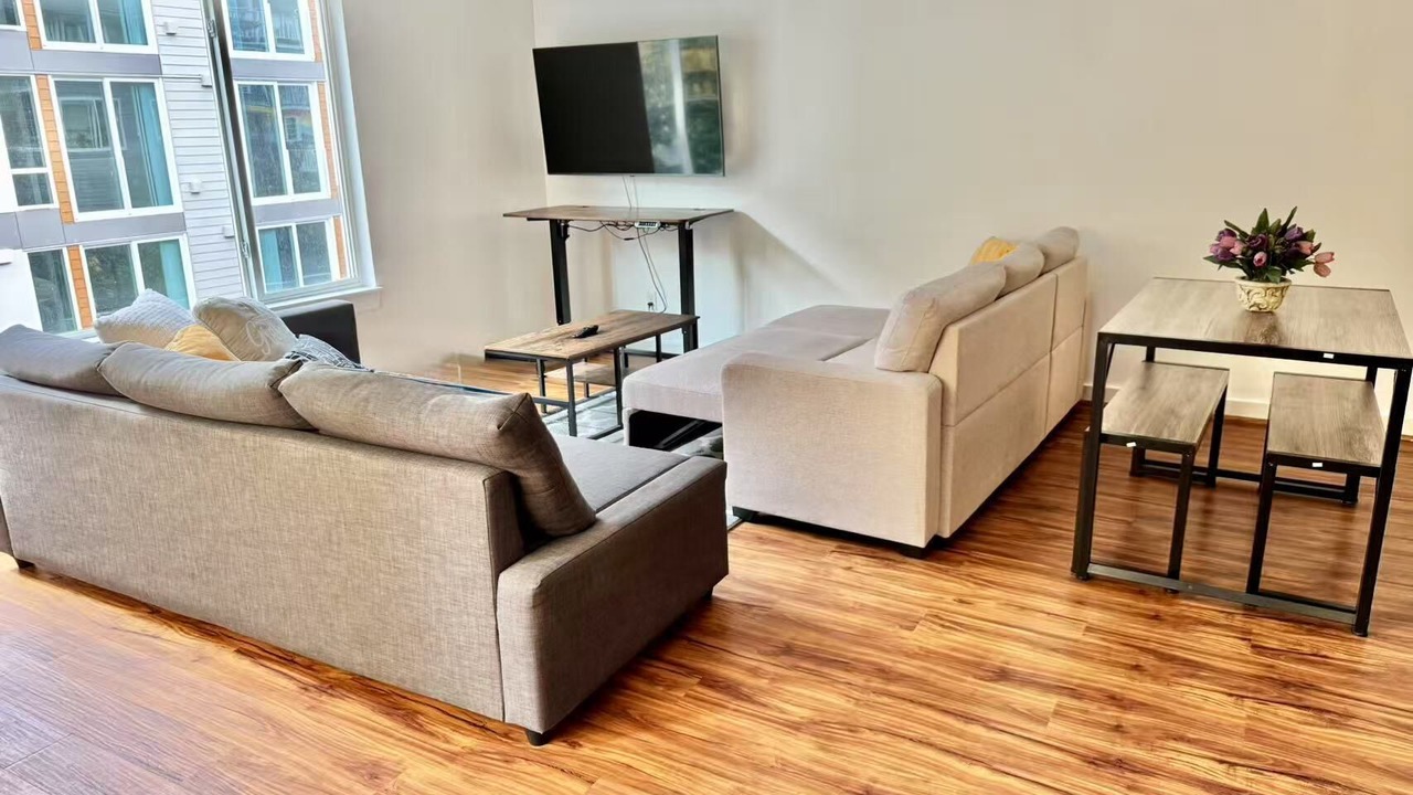 Photo of Livingroom in West Queen Anne