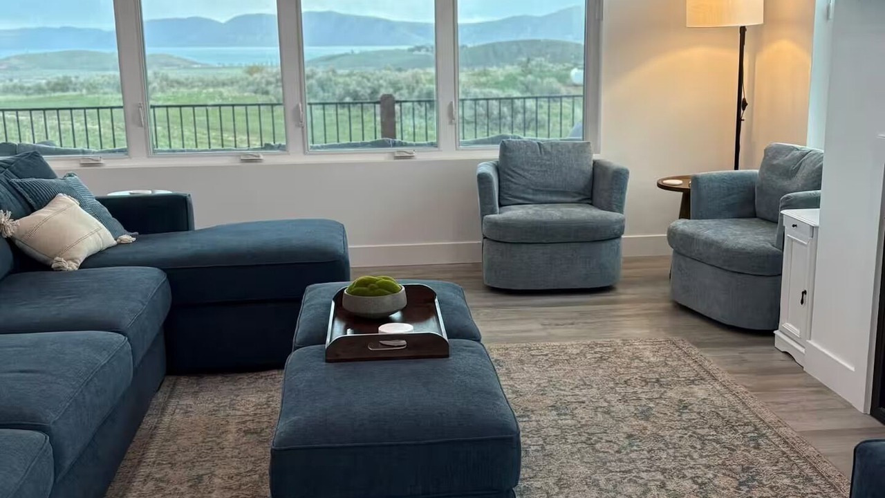 Photo of Livingroom in Sweetwater