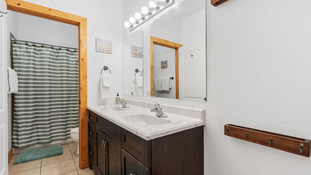 Photo of Bathroom in Harbor Village