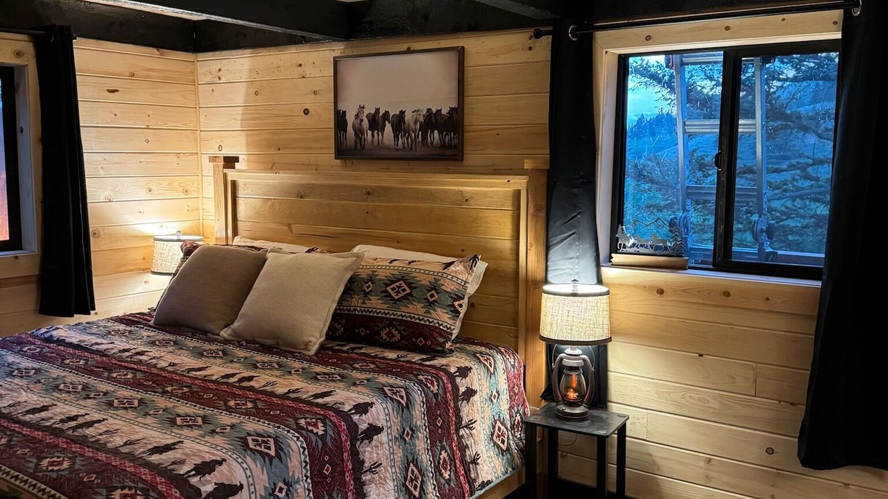 Photo of Bedroom in Island Park