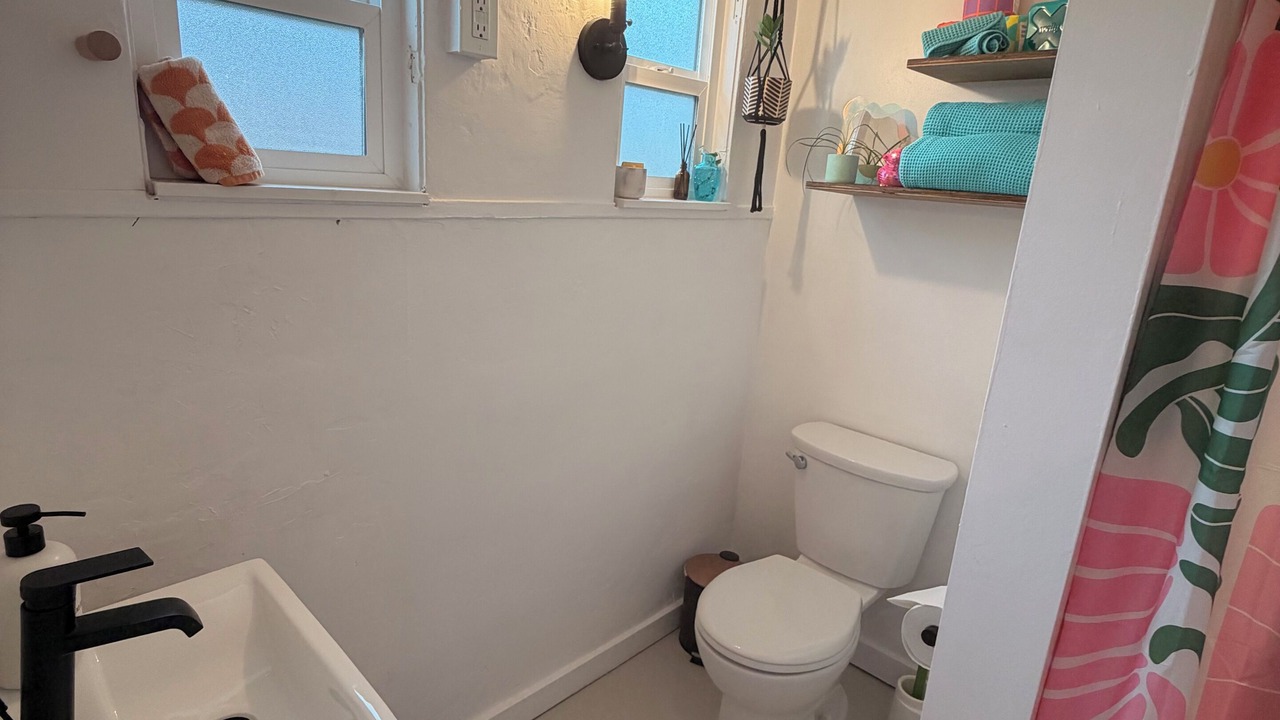 Photo of Bathroom in Depot Bench