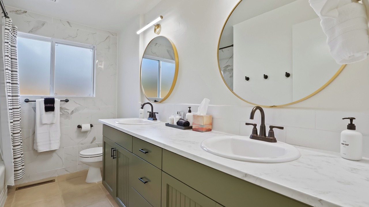 Photo of Bathroom in Veterans Park