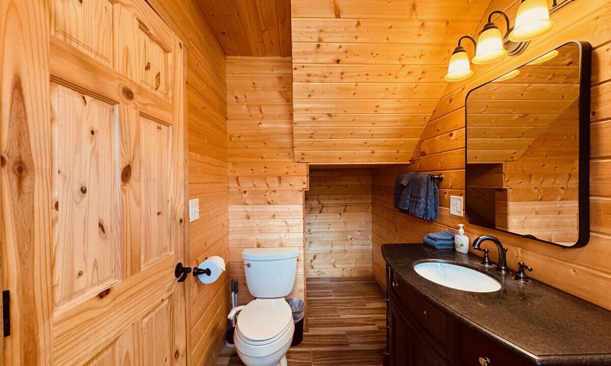 Photo of Bathroom in Island Park