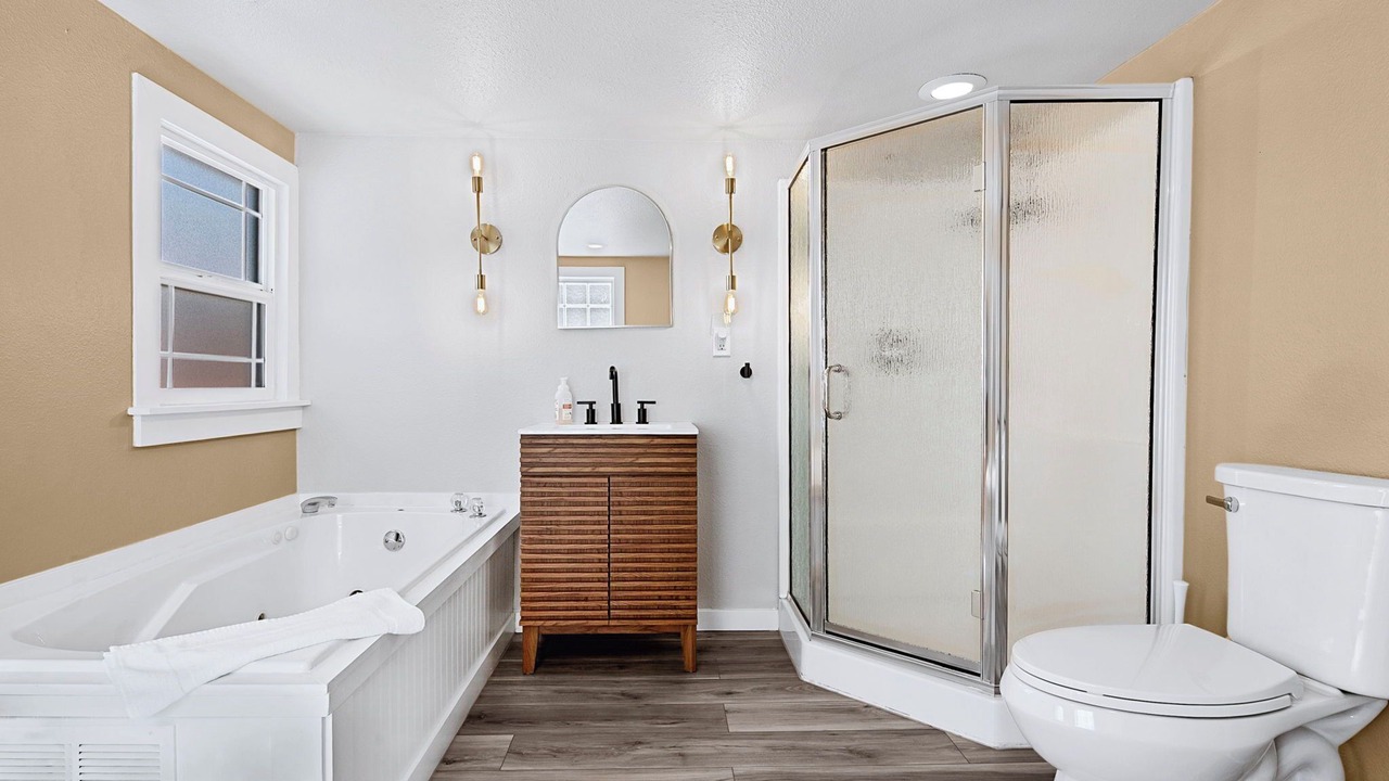 Photo of Bathroom in Depot Bench