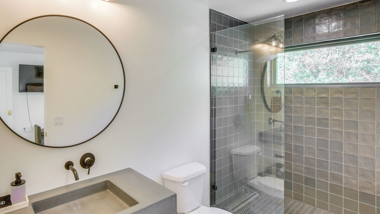 Photo of Bathroom in Garden City