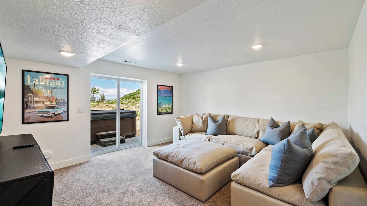 Photo of Livingroom in Sweetwater