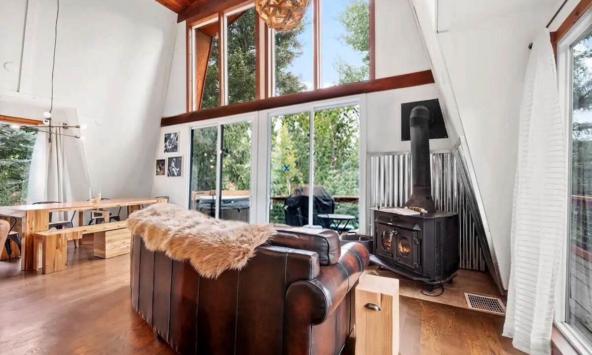 Photo of Livingroom in Summit Park