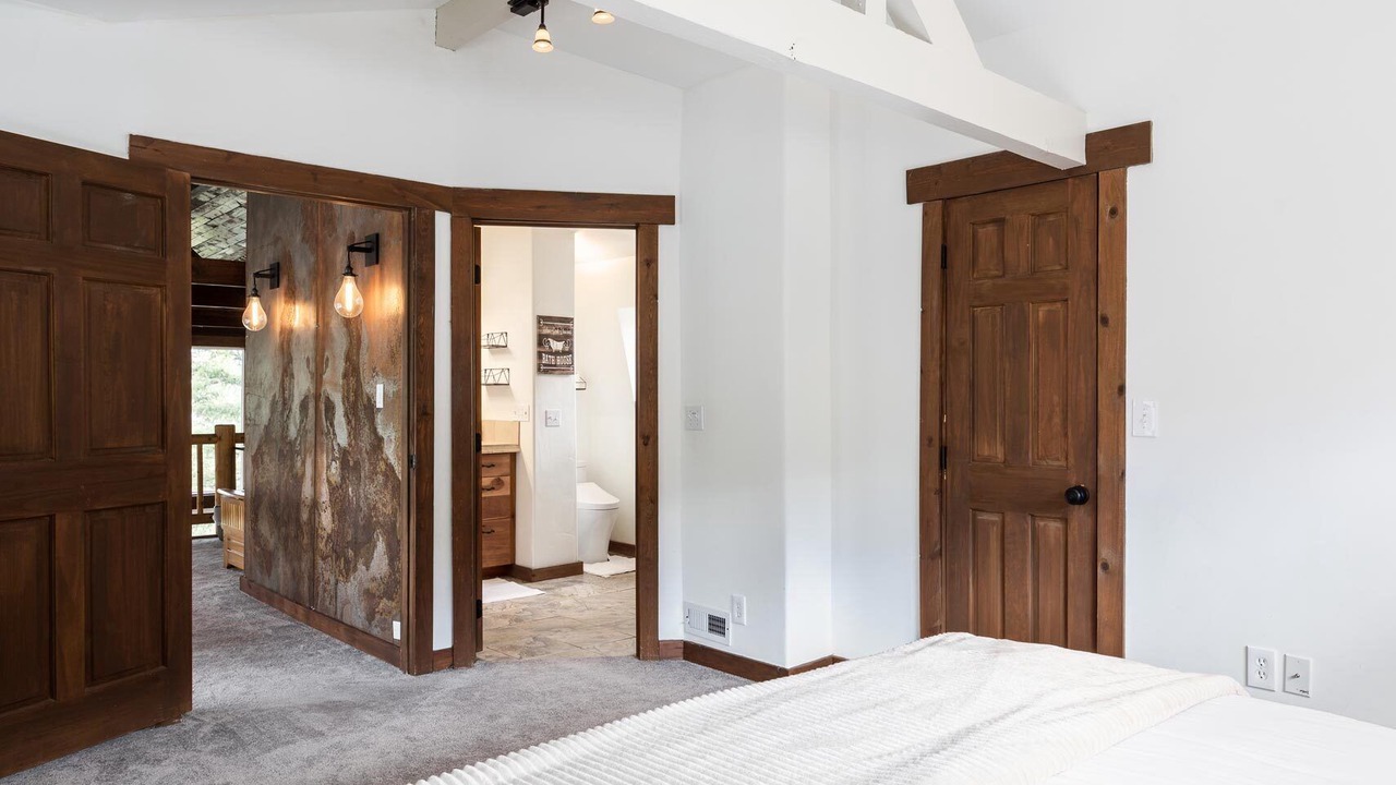 Photo of Bedroom in Summit Park