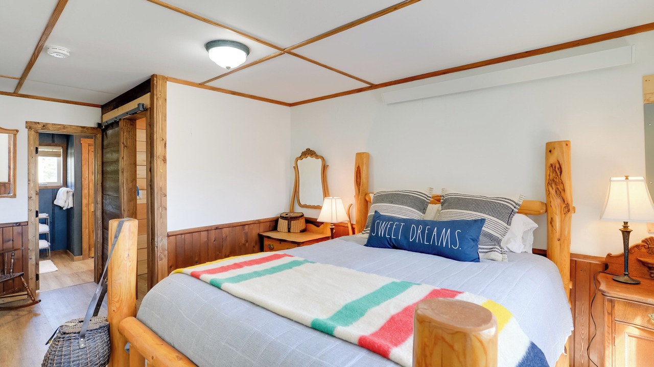 Photo of Bedroom in Game Creek