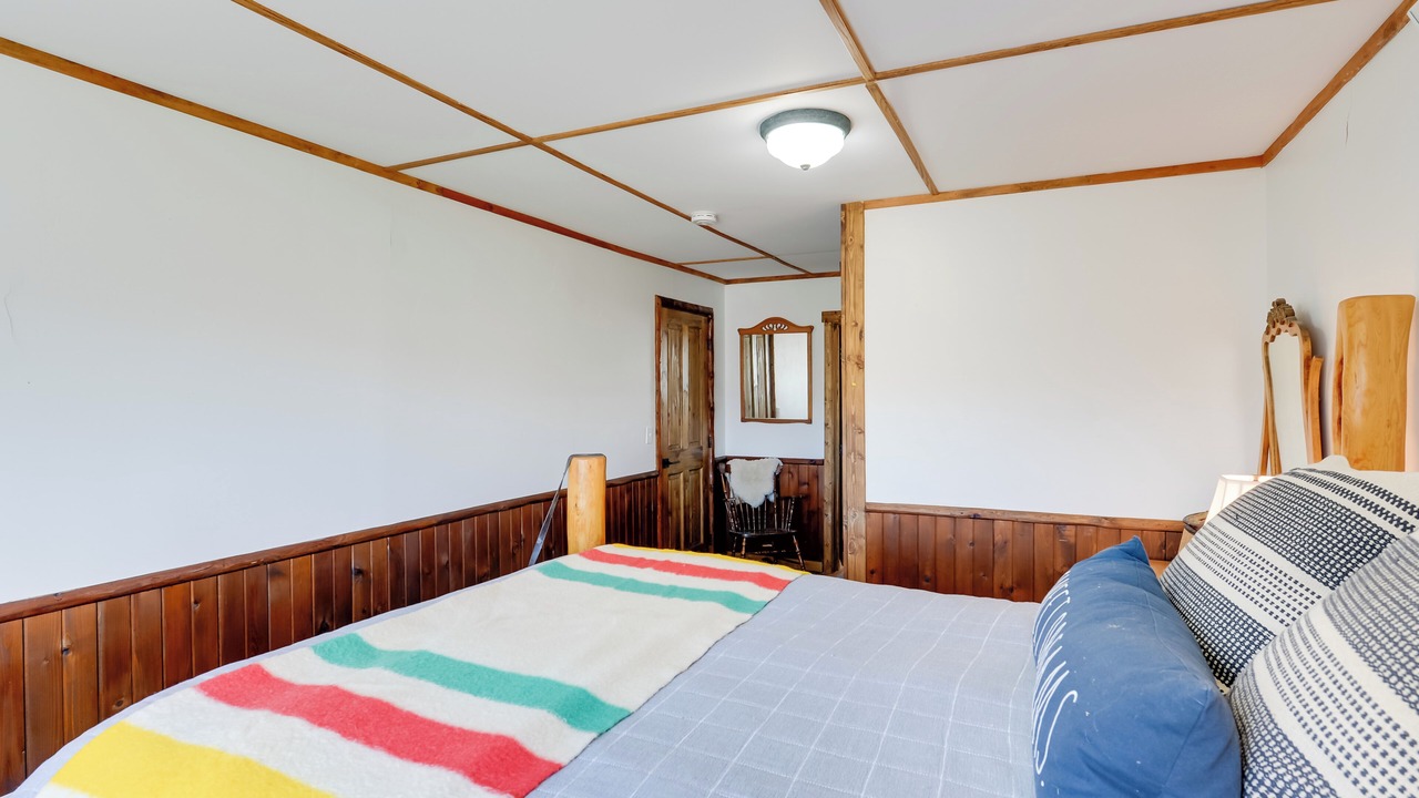Photo of Bedroom in Game Creek