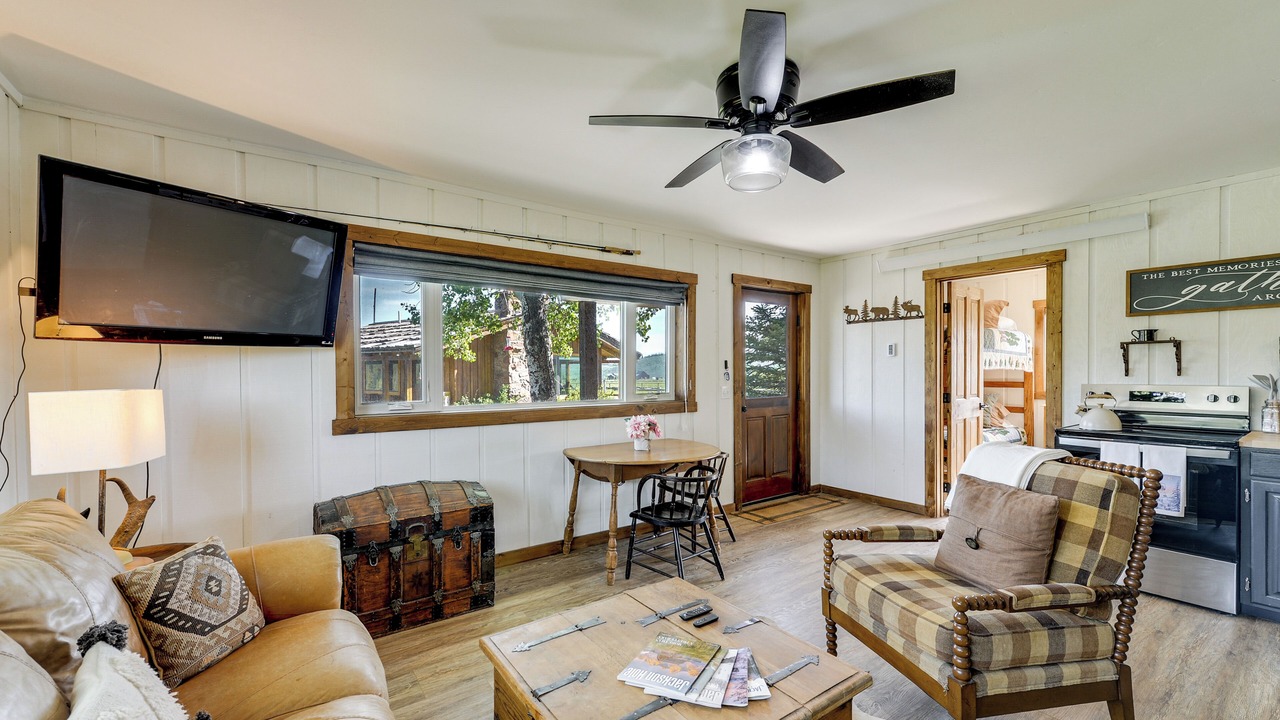 Photo of Livingroom in Game Creek