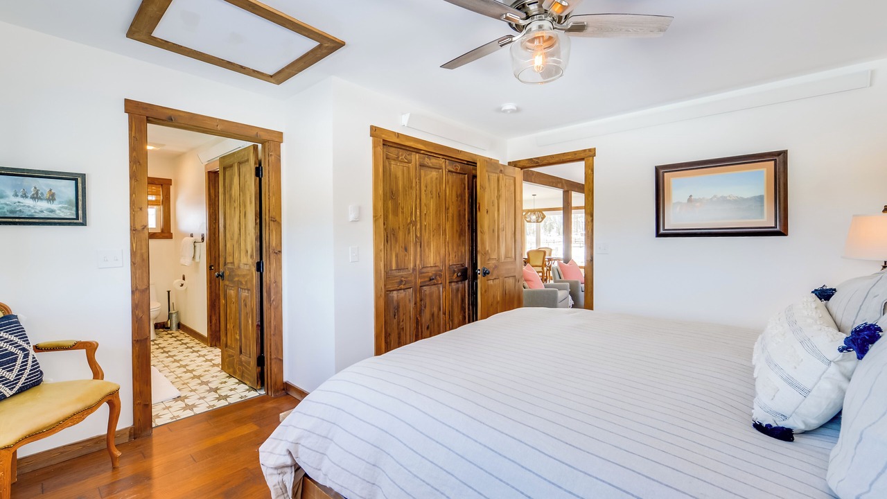 Photo of Bedroom in Game Creek