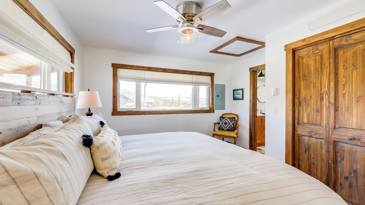 Photo of Bedroom in Game Creek