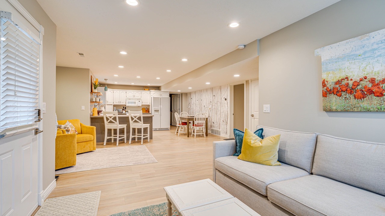 Photo of Livingroom in North Salt Lake