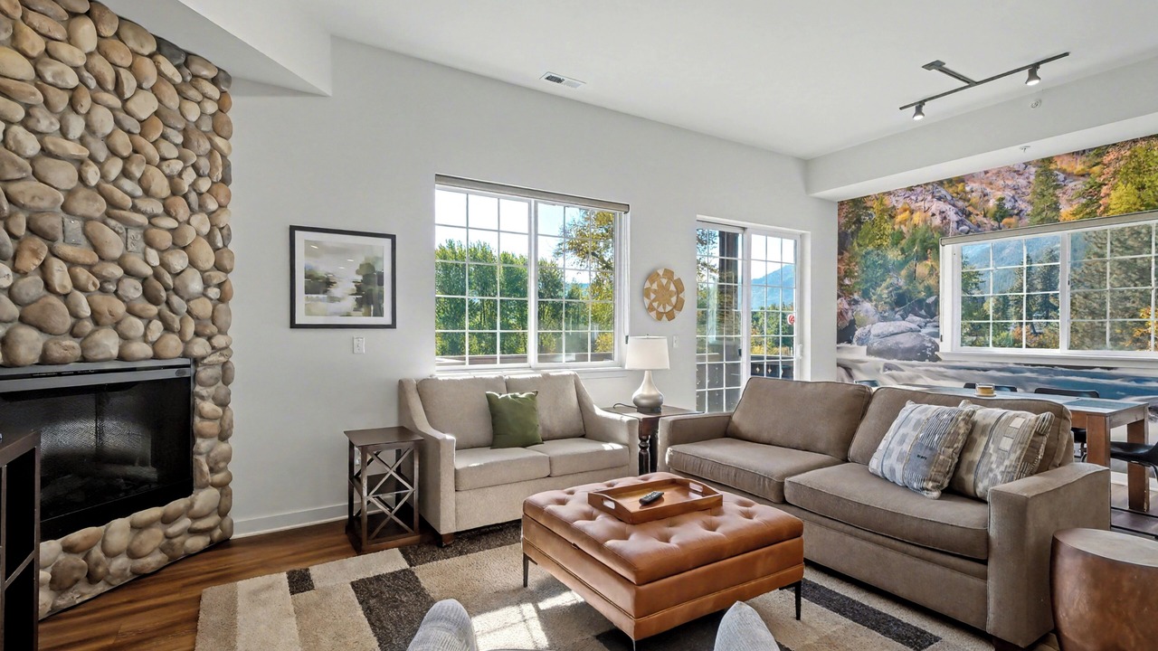 Photo of Livingroom in Downtown Leavenworth