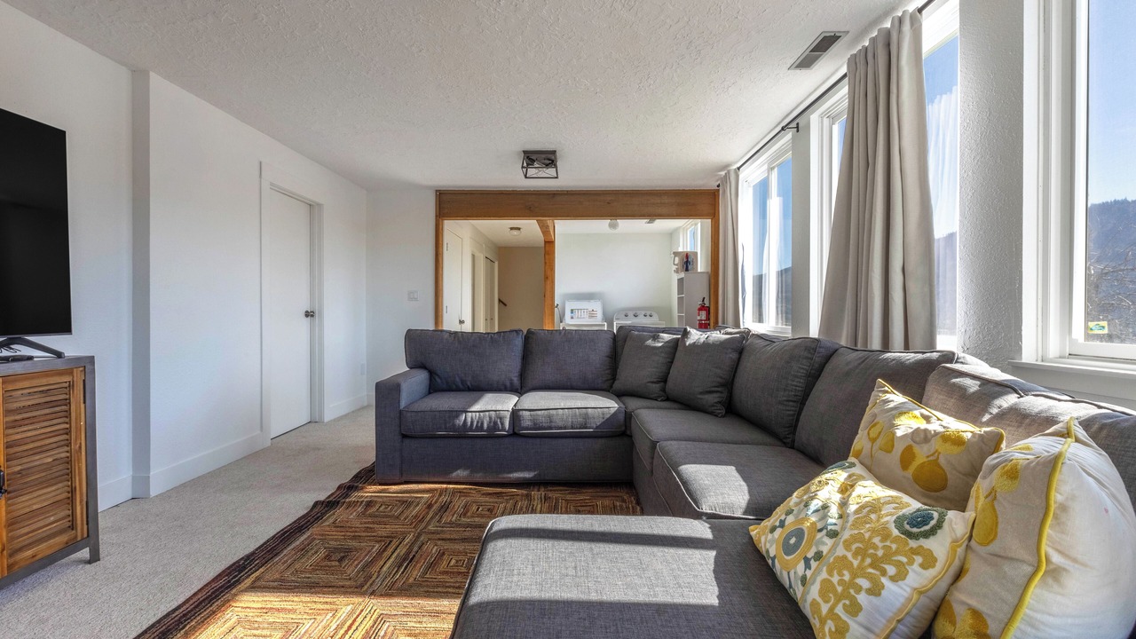 Photo of Livingroom in Lyle
