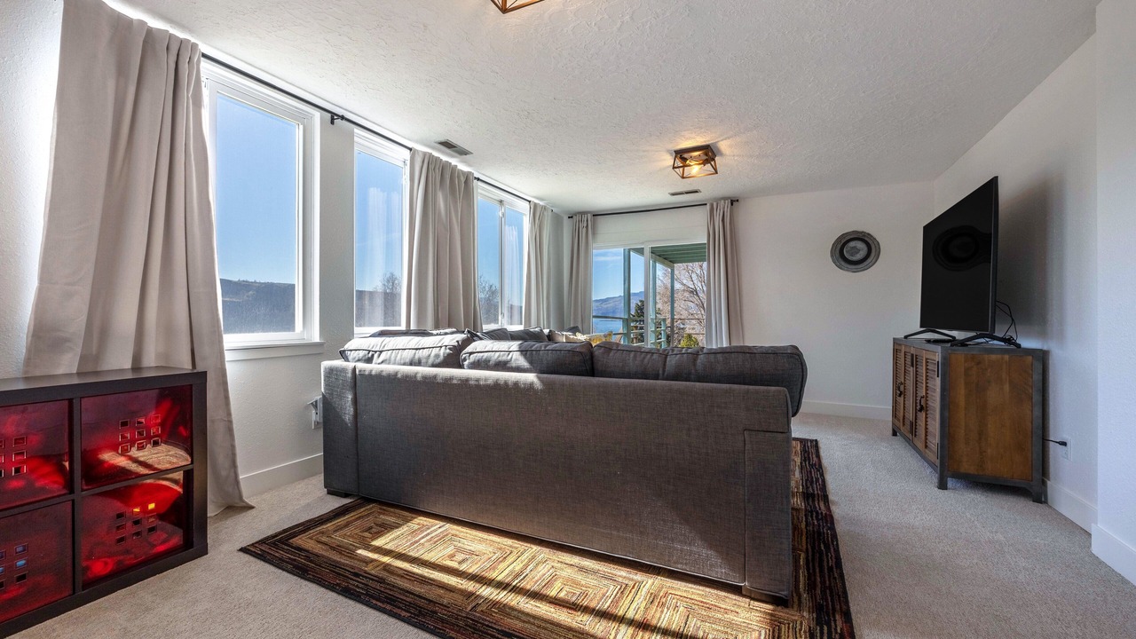 Photo of Livingroom in Lyle