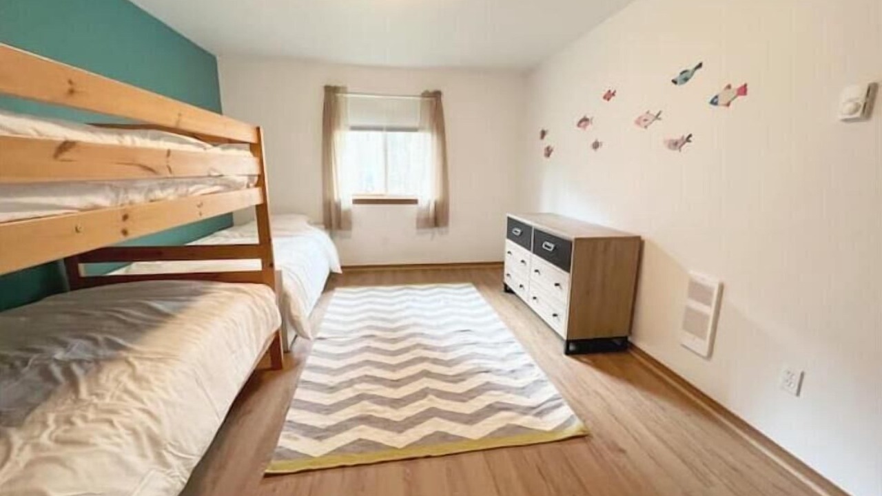Photo of Bedroom in Hoodsport